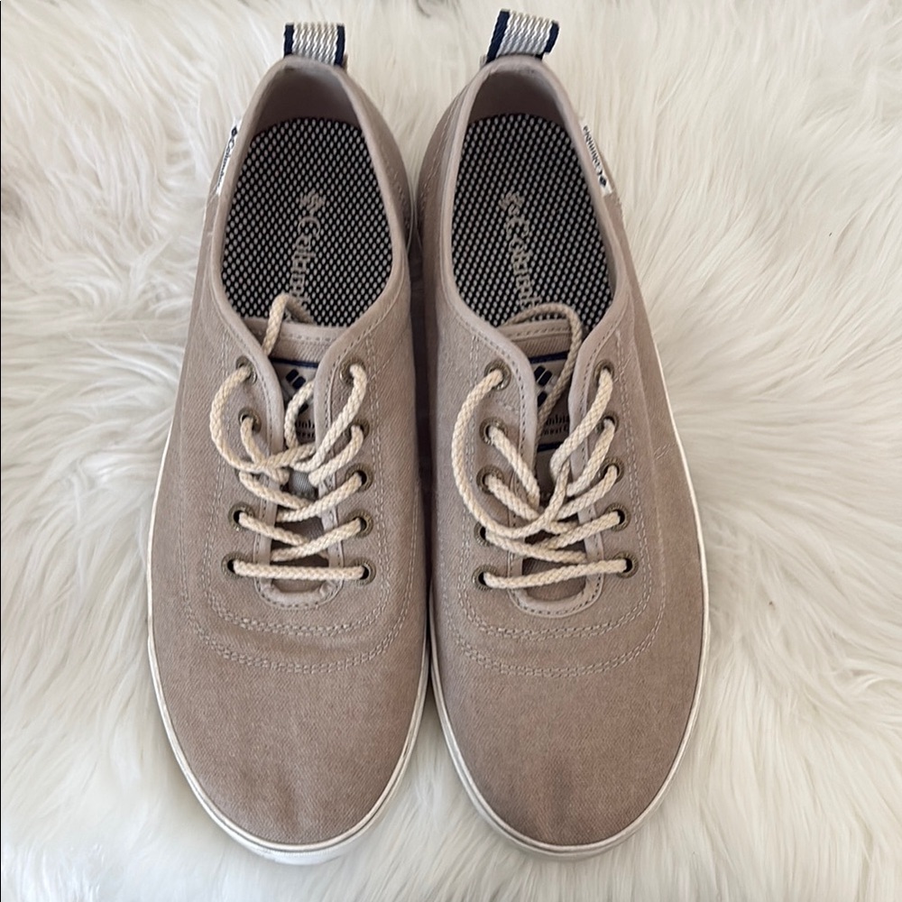 Columbia Casual Tan Canvas Sneakers. 10.5